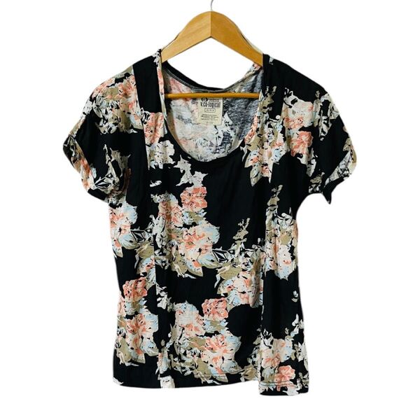 【美品】VOLCOM半袖Tシャツ ボルコム 花柄 レディース トップス tee 半袖カットソー 総柄