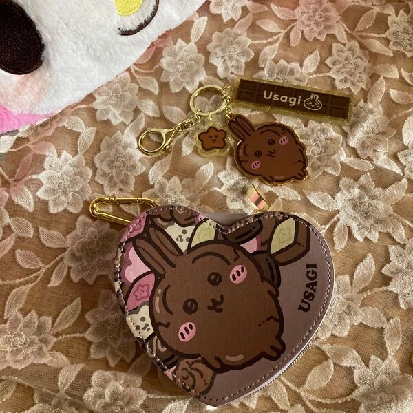 ちいかわ×しまむらコラボ うさぎバッグチャームうさぎポーチの2点売り。