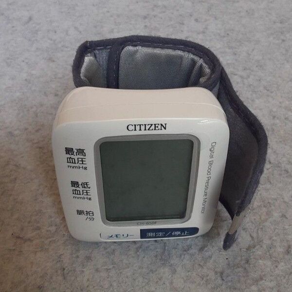 CITIZEN シチズン 手首式血圧計 CH-650F