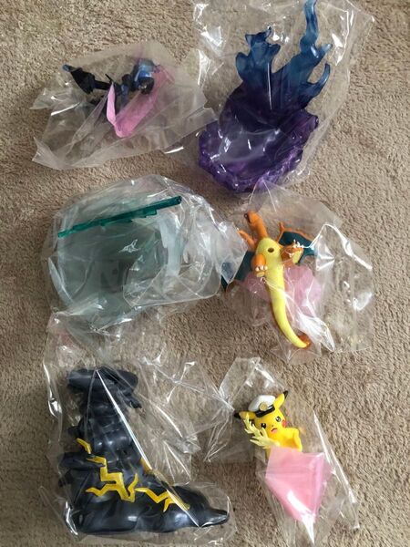 バトルオンデスク アニメポケットモンスターリーメントフィギュア ソウブレイズ、ピカチュウ、リザードン