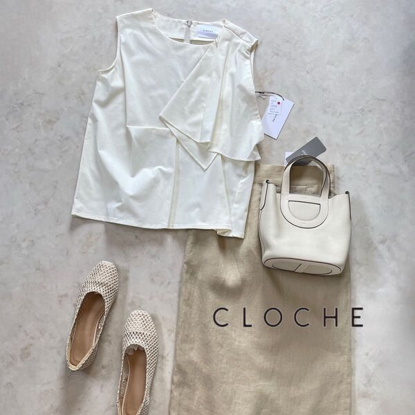 新品1.2万!日本製クロシェcloche夏デザインタックノースリーブブラウスクリームホワイトクロッシェ