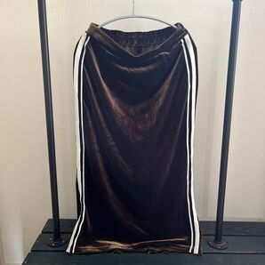 【値下げ】【新品】ベロアスカート ブラウン ライン入り