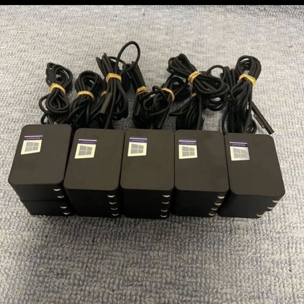 中古マイクロソフト対応電源アダプター 24W Microsoft適用 ACアダプター 15V 1.6A