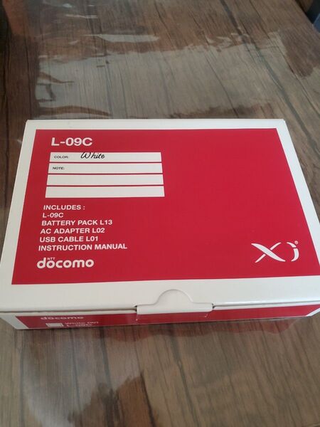 NTT docomo L-09C ホワイト モバイルバッテリー