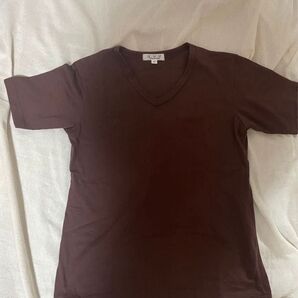 a.v.v ブラウン Tシャツ Vネック