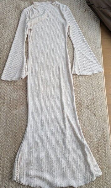 SHEIN ロングワンピース クリーム色 Sサイズ