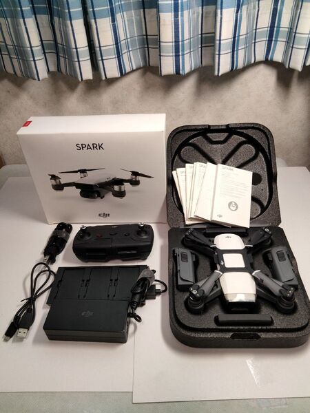 DJI Spark 空撮ドローン 即決購入オマケ有り どろーん