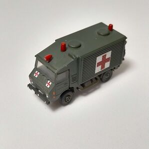 1/144 陸自 1トン半救急車 /救護用エアドーム 日本沈没 D2計画編 タカラトミー