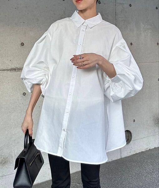 【新品】Bonjour Sagan 裾フレアバルーンスリーブシャツブラウス オフホワイト