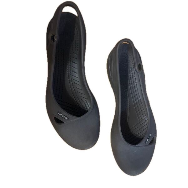 Crocs フラットシューズ ブラウン