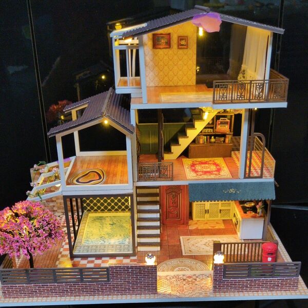 saki様。オーダー3階建てドールハウス完成品