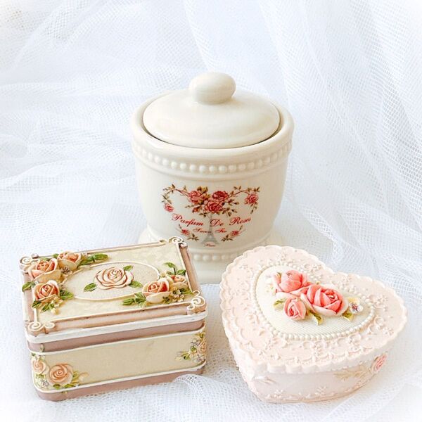 【小物入れ 3点セット】 薔薇 モチーフ アンティーク 陶器 磁器 置物 まとめ売り 姫系