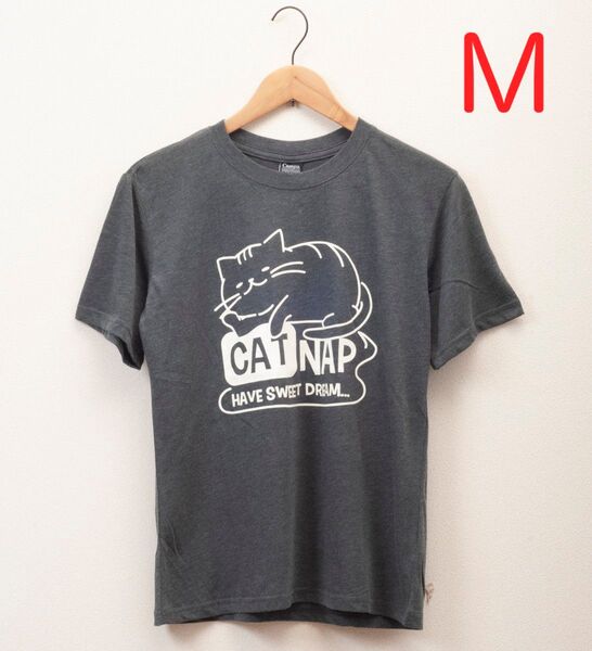 【新品未使用】M 眠りネコデザイン 半袖Tシャツ メンズ トップス チャコールグレー猫グッズ にゃんこ ネコグッズ