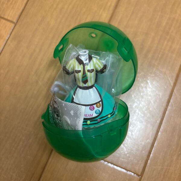 オシャレ魔女 ラブandベリー カプセルトルソー ③チョッキーミント ガチャガチャ