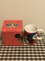 ミッキーマウス ディズニー マグカップ 赤 アミューズメント 景品 非売品 新品未使用_画像2