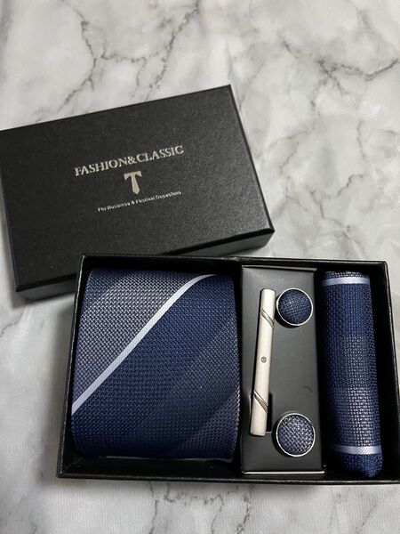 《新品・箱付き》ネクタイハンカチセット ネイビー 父の日 プレゼント