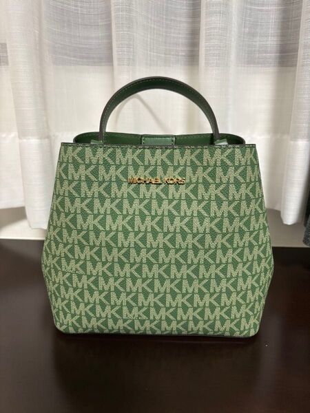 【美品】MICHAEL KORS ミニバッグ グリーン MKシグネチャー