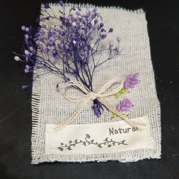 ラベンダー刺繍スマホインナーシートかすみ草付き