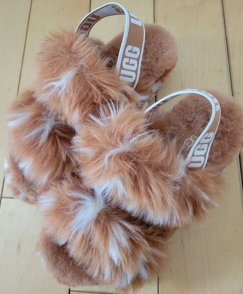 UGG ファーサンダル 22cm