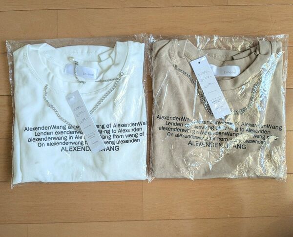 新品 2枚組 チェーン付き英字ロゴプリントTシャツ ホワイト/ベージュ