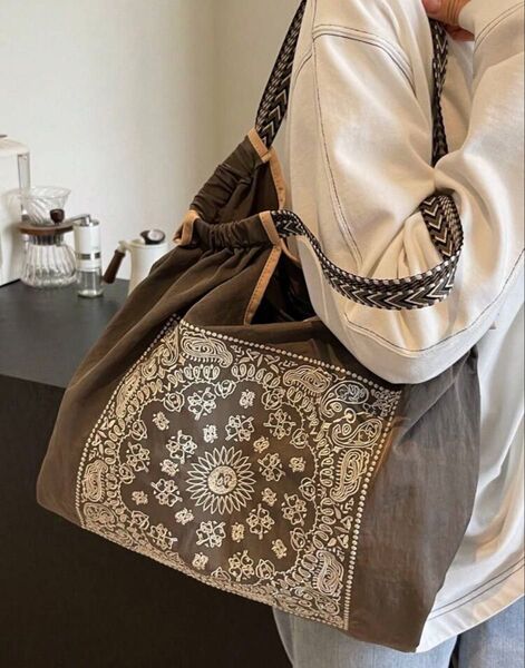 トートバッグ 大容量 マザーズバッグ ナイロン ダマスク柄 エコバッグ エスニック 刺繍 人気 買い物バッグ ペイズリー 軽量