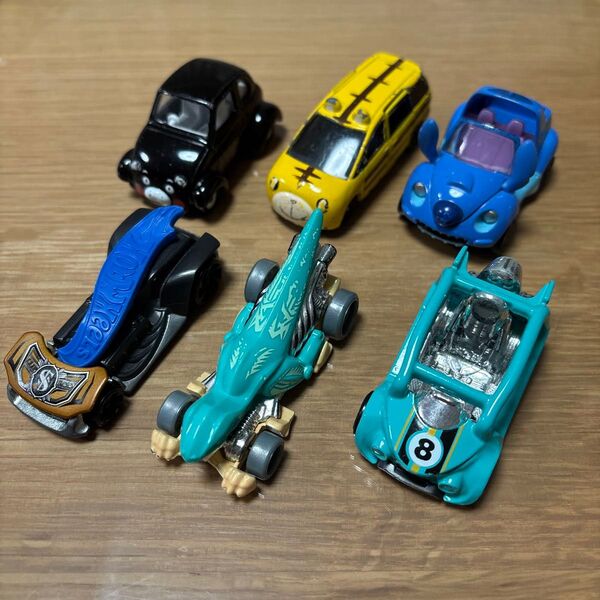 値下げ中ホットウィール ミニカー と、トミカキャラクターミニカーまとめ売り 6台(東京ディズニーリゾート限定トミカスティッチ入り)
