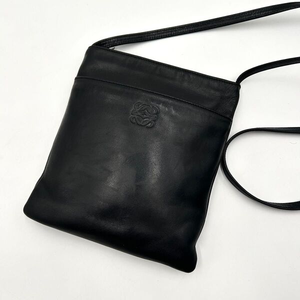 LOEWE ロエベ ショルダーバッグ アナグラム 斜め掛け レザー 本革 サコッシュ ボディバッグ レディース メンズ ブラック