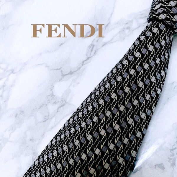 極美品☆FENDIネクタイ ズッカ柄 シルク100% 黒ネイビー系 イタリア製