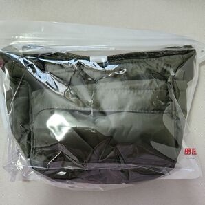 ユニクロ マルチポケットミニバッグ