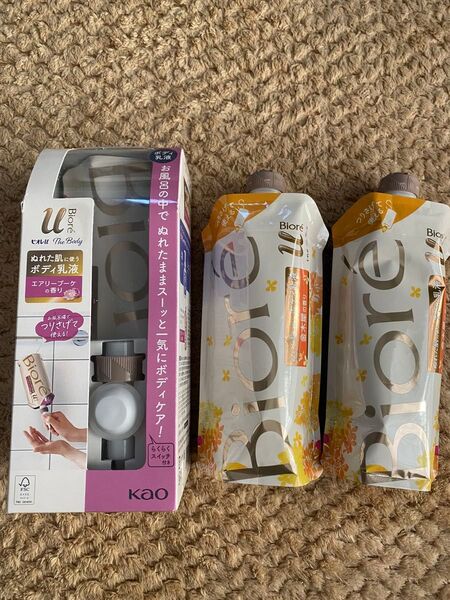 ビオレu ザ ボディ ぬれた肌に使うボディ乳液 つりさげパック300ml エアリーブーケ1.キンモクセイ2.らくらくスイッチ付き