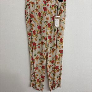 38 N°21 ベージュ 花柄 パンツ
