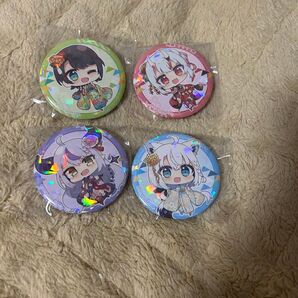 ほろ〜かるのクリアファイルと缶バッジです。