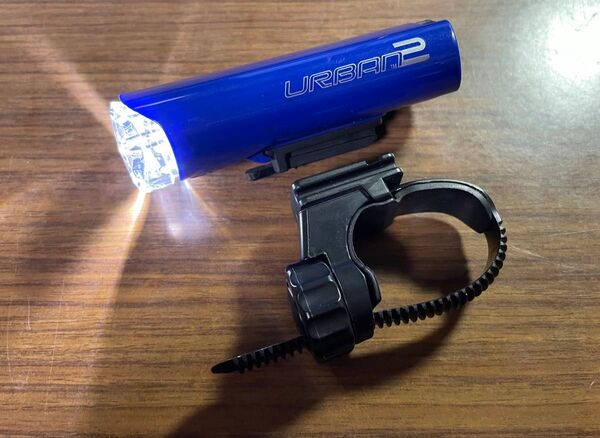Cateye 1700カンデラ 乾電池ヘッドライト URBAN2: HL-EL160