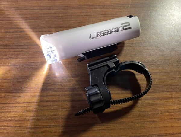 美品 Cateye 1700カンデラ 乾電池ヘッドライト URBAN2: HL-EL160