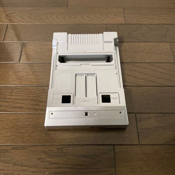 ファミコンのシルバー天板 塗装品
