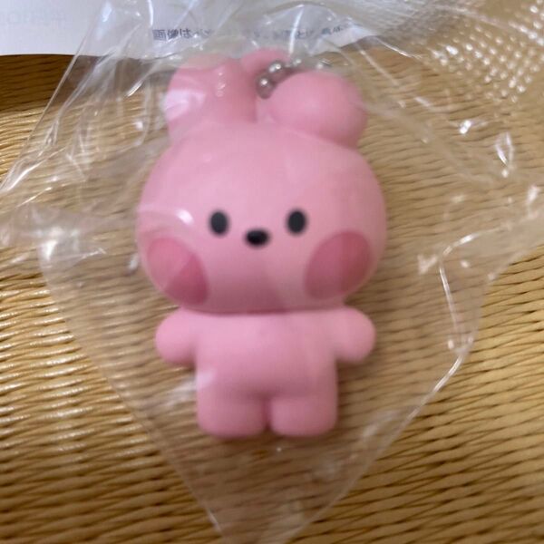 新品 くら寿司 ビッくらポン BT21 COOKY オリジナルフィギュア キーホルダー ピンク