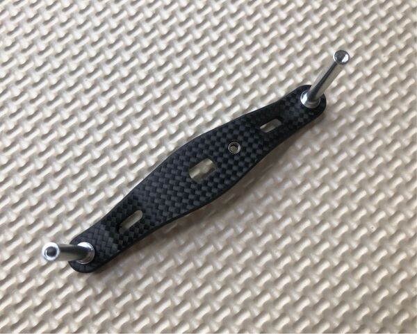 ダイワ用 カーボンハンドル 軸間85mm C-1