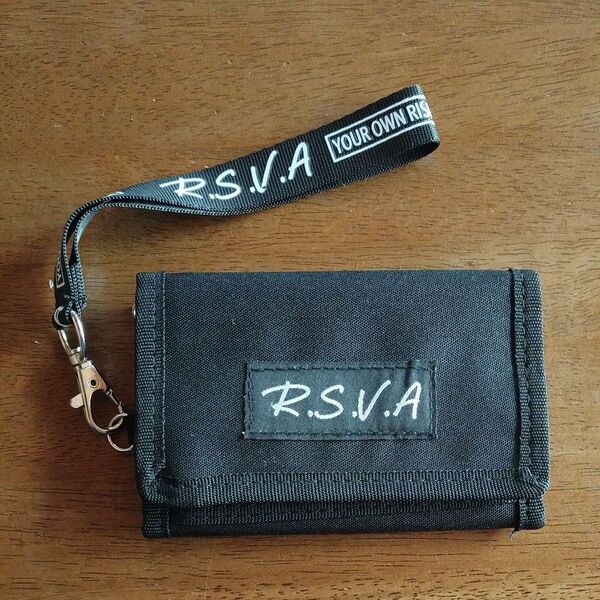 ラスボア RASVOA 三つ折り財布 黒 ストラップ付き