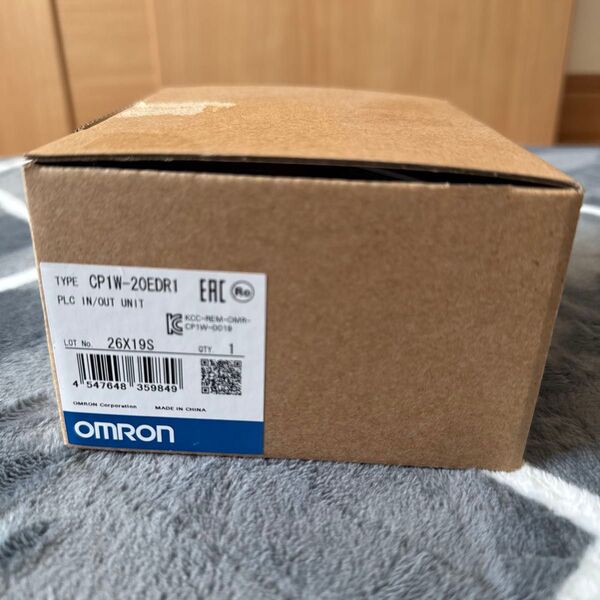 OMRON PLC CP1W-20EDR1 未使用