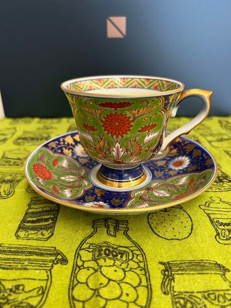 金彩 金蘭手 古伊万里様式 菊紋 西山 コーヒーカップ&ソーサー 1客