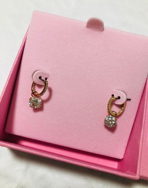 ほぼ新品 スワロフスキー Swarovski Stilla ドロップピアス