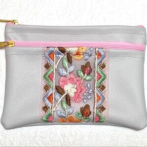 グレー色 刺繍リボン付き ダブルファスナーポーチ