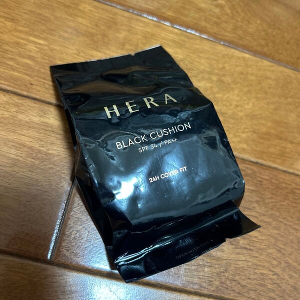 HERA ブラッククッション ファンデーション 21N1