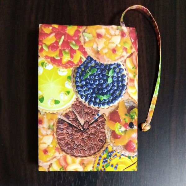 ブックカバー 文庫本サイズ スイーツ柄 ハンドメイド