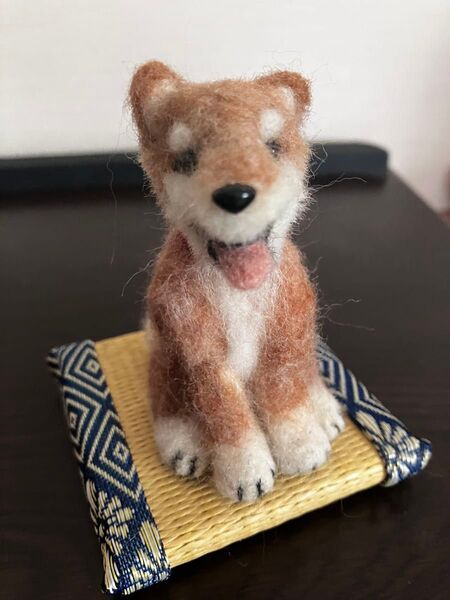 ハンドメイド 羊毛フェルト ぬいぐるみ おすわり柴犬 しば犬 シバ犬