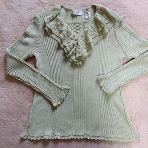 沙由梨 春 上品なラメ入りニット かわいいフリル ストレッチ 新品