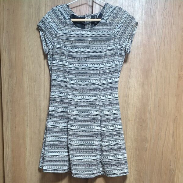 【H&M】DIVIDED 半袖ワンピース ♪チュニック
