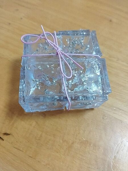 レジン液で作った箱