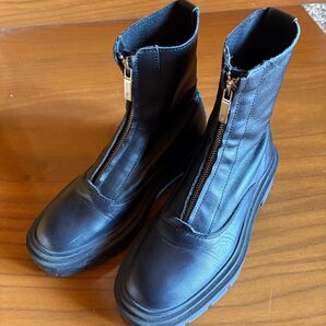 ZARA リアルレザーフロントジップアンクルブーツ