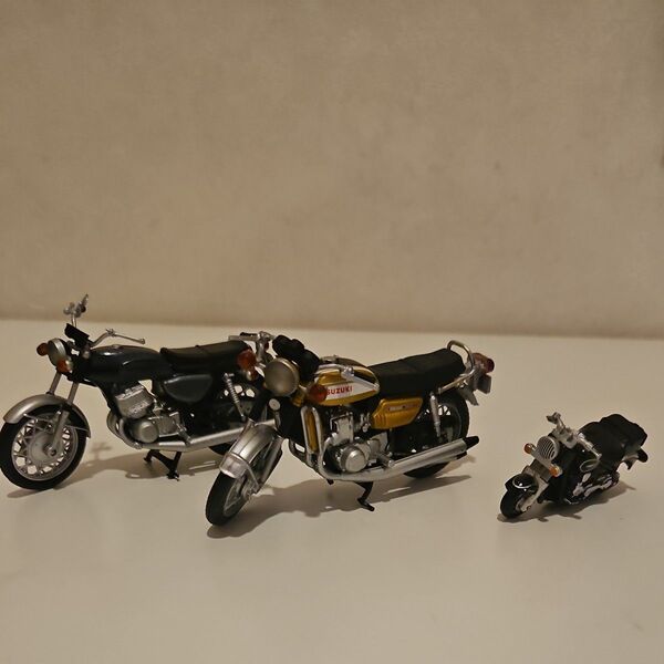 バイク★ミニカー★3体セット★SUZUKI★KAWASAKI★YAMAHA★